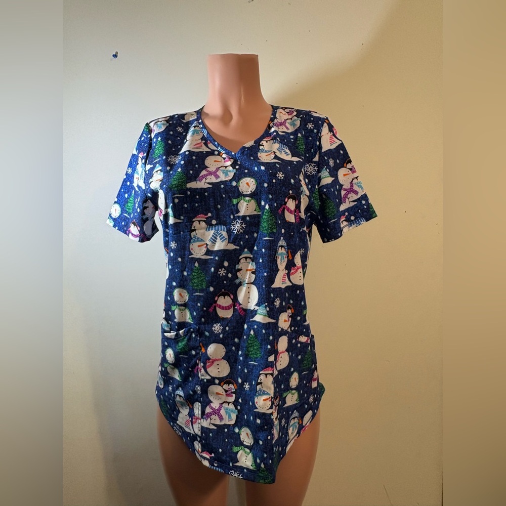 Scrubstar Women's Small Winter Christmas Scrub Top Snowman Penguins Blue pockets